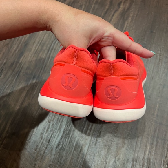 RARE lululemon blissfeel shoes size 9 - Picture 3 of 8